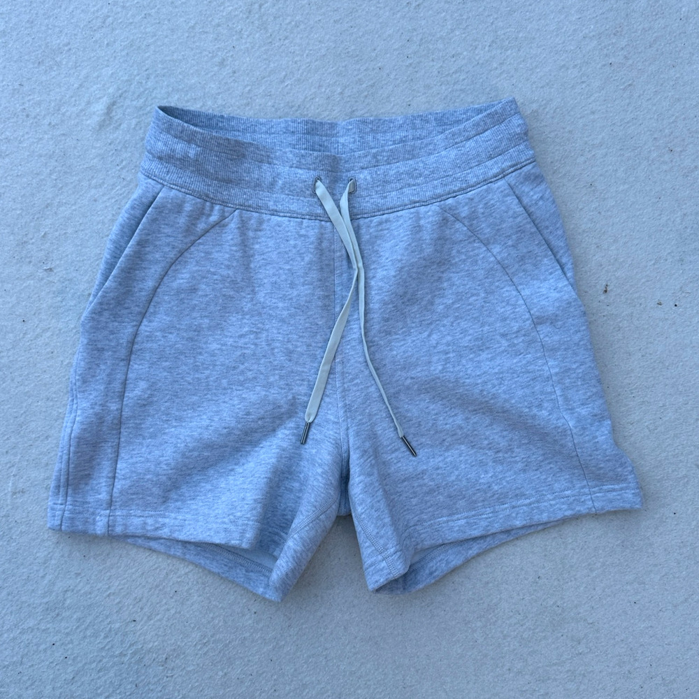 Lululemon Scuba High-Rise Short 5" Women's Size 6 Heathered Grey Relaxed Fit